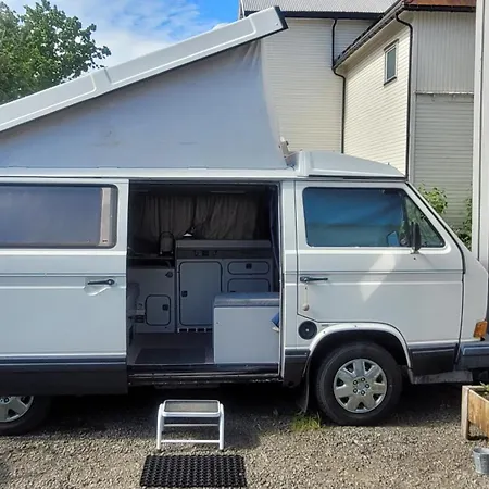 리야드 Sleep Inside A Classic Volkswagen Westfalia Or Our Legendary Mercedes Duedo Overland In Close To Public Showers And Toilets No Parking 스볼베르