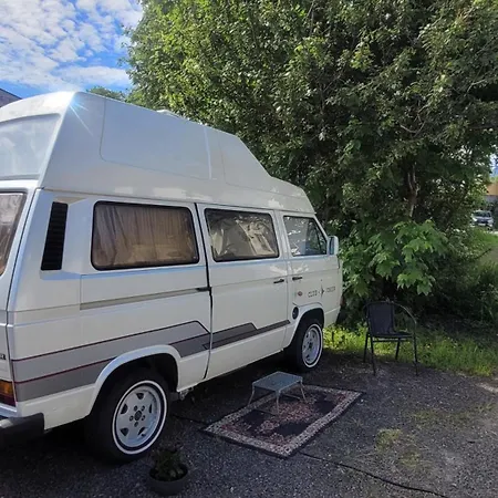 Sleep Inside A Classic Volkswagen Westfalia Or Our Legendary Mercedes Duedo Overland In Close To Public Showers And Toilets No Parking 摩洛哥传统庭院住宅 *